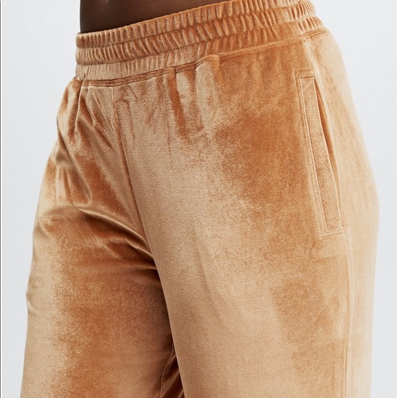 Fabletics Luxe Velour Joggers Sweatpants - Picture 3 of 6